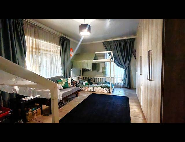 3 BEDROOM HOUSE FOR SALE IN SONLAND PARK